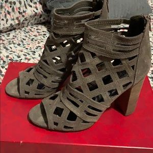 Block heel sandals